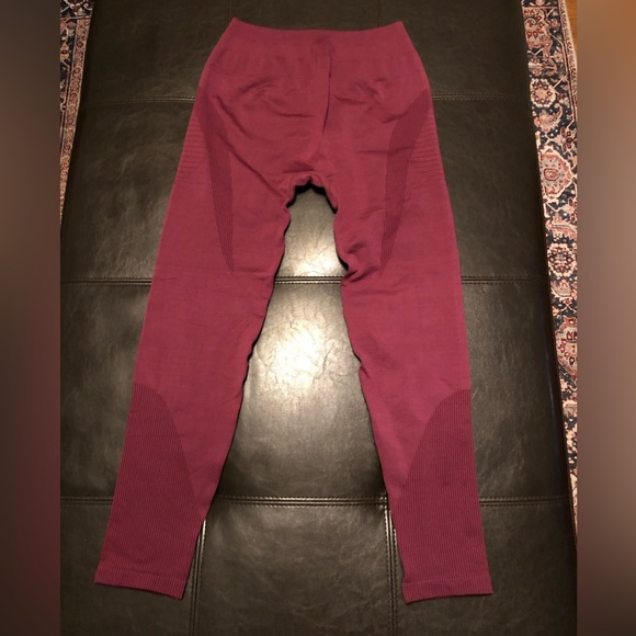 Alphalete Pants - Alphalete Ozone Legging Raspberry Women's Large EUC!